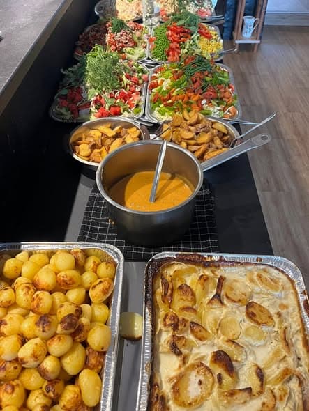 Buffet anrettet til et selskab i Huset 1890